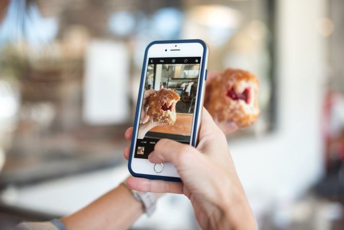 One Of Instagrams First Employees Just Deleted Her Account. Heres Why.